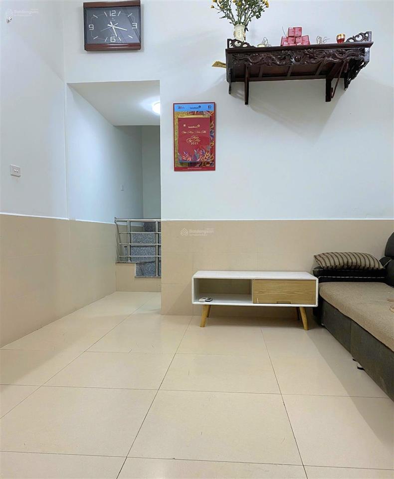 Cho thuê nhà ngọc khánh,ba đình dt35m2x4t,3pn,3vs giá 14tr/tháng ngõ thông ô tô đỗ sát phố tiện ích