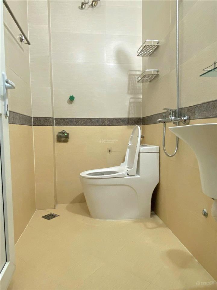 Cho thuê nhà ngọc khánh,ba đình dt35m2x4t,3pn,3vs giá 14tr/tháng ngõ thông ô tô đỗ sát phố tiện ích