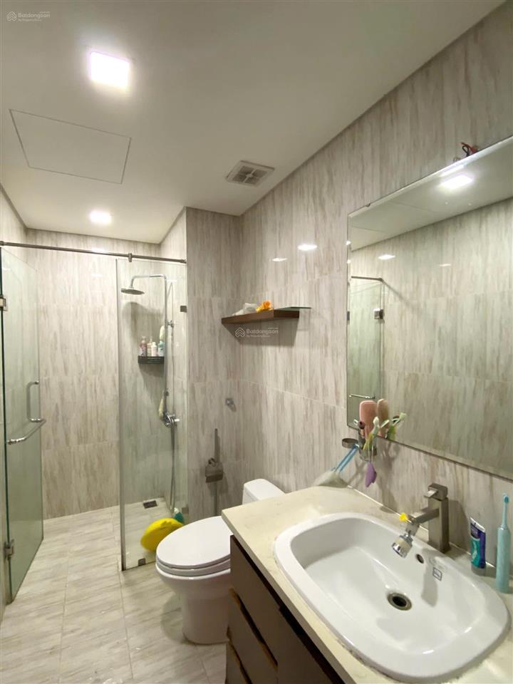 Cho thuê căn hộ golden star quận 7. diện tích 71m², 2pn, 2wc. nội thất cơ bản
