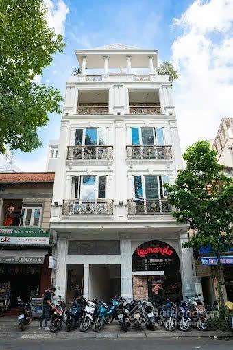 Tòa nhà an dương vương  nguyễn văn cừ, q5. dt 15x30m, trệt 3 lầu. 180 triệu. tel 0898 311 ***