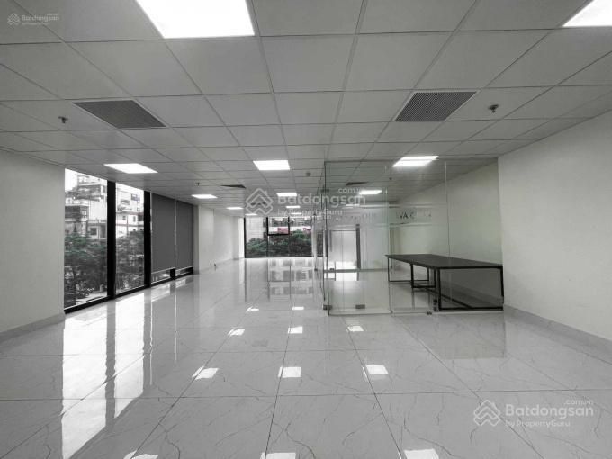 Tòa nhà an dương vương  nguyễn văn cừ, q5. dt 15x30m, trệt 3 lầu. 180 triệu. tel 0898 311 ***