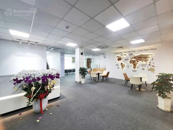 Văn phòng trần hưng đạo, metro bến thành, quận 1. diện tích 300m2, giá 80 triệu