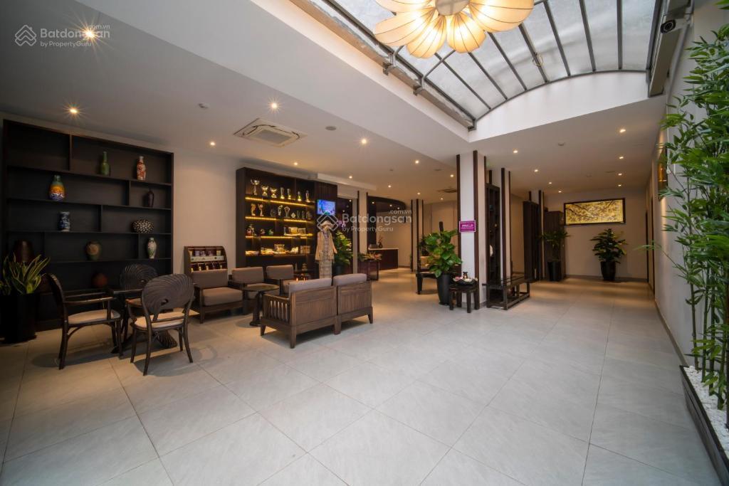 Cho thuê hẻm vip pasteur, nhà thờ đức bà, q1. dt 8x18m, trệt 3 tầng giá 42tr. tell 0898 311 ***