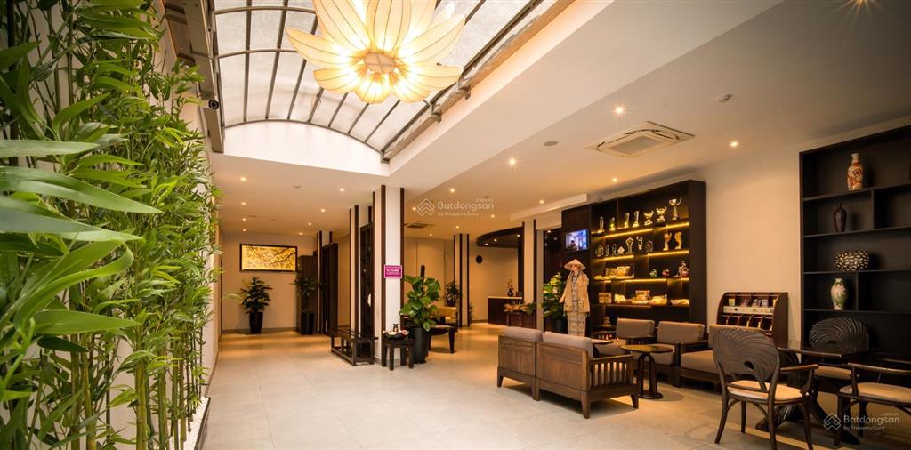 Cho thuê hẻm vip pasteur, nhà thờ đức bà, q1. dt 8x18m, trệt 3 tầng giá 42tr. tell 0898 311 ***