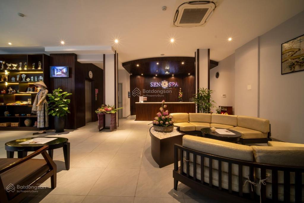 Cho thuê hẻm vip pasteur, nhà thờ đức bà, q1. dt 8x18m, trệt 3 tầng giá 42tr. tell 0898 311 ***