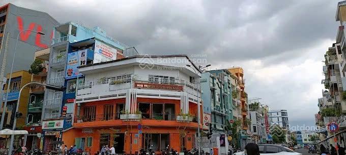 Cho thuê góc cao thắng, gần nhà hàng đất sét, quận 10! diện tích 11x16m, 1 trệt 2 lầu, giá 68tr