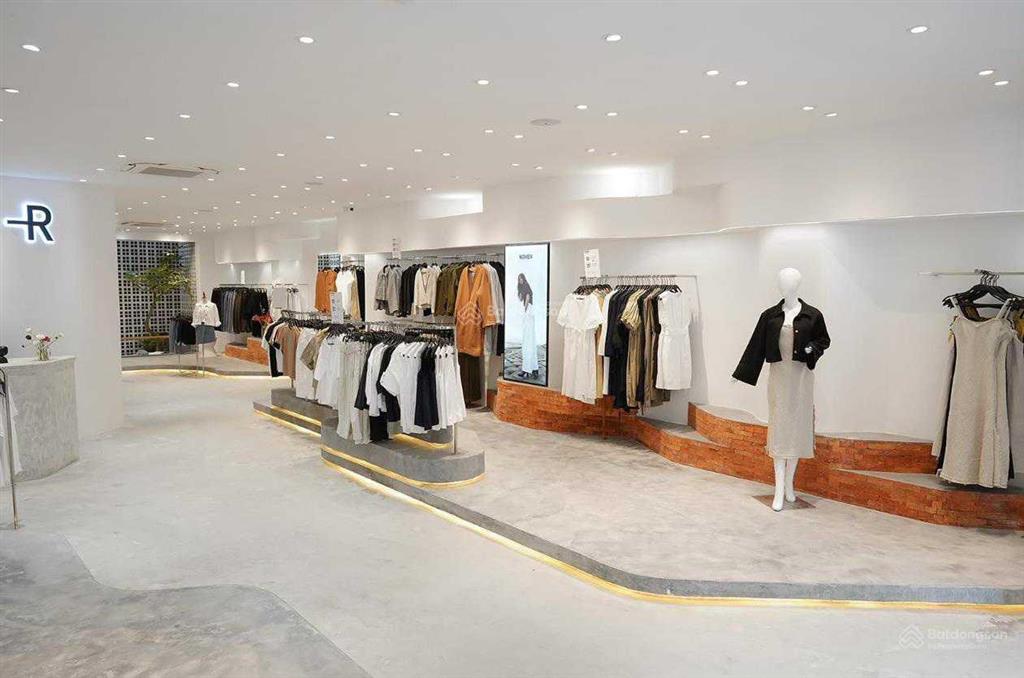 Cho thuê mt sư vạn hạnh, q10, gần vạn hạnh mall. dt 6x14m, trệt, 2 lầu giá 50tr. tel 0898 311 ***