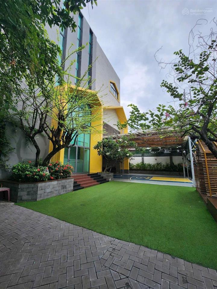 Cho thuê tòa vila thảo điền, cắt xuân thủy, 30x40m, 4 tầng giá 360tr. 0903 712 ***