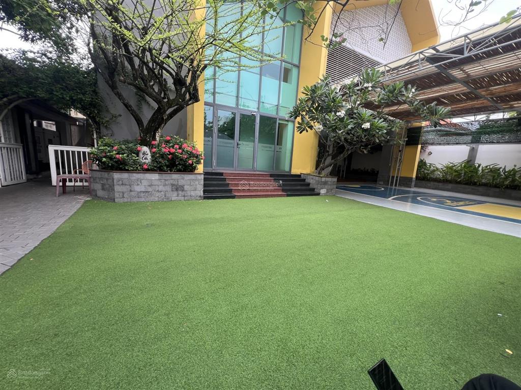 Cho thuê tòa vila thảo điền, cắt xuân thủy, 30x40m, 4 tầng giá 360tr. 0903 712 ***