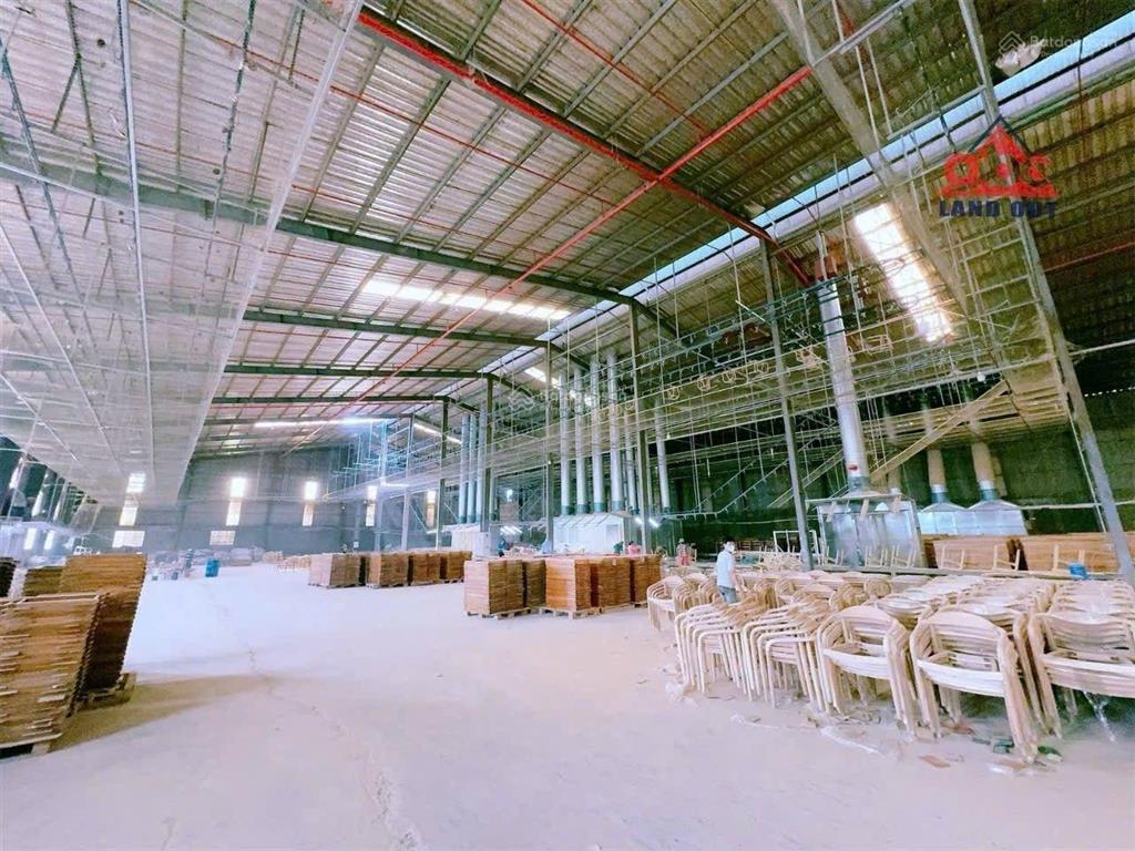 Bán xưởng 9700m2 đất full skc. giá chỉ 6 triệu/m2. gần kcn sông mây ngã 3 trị an bình minh đồng nai