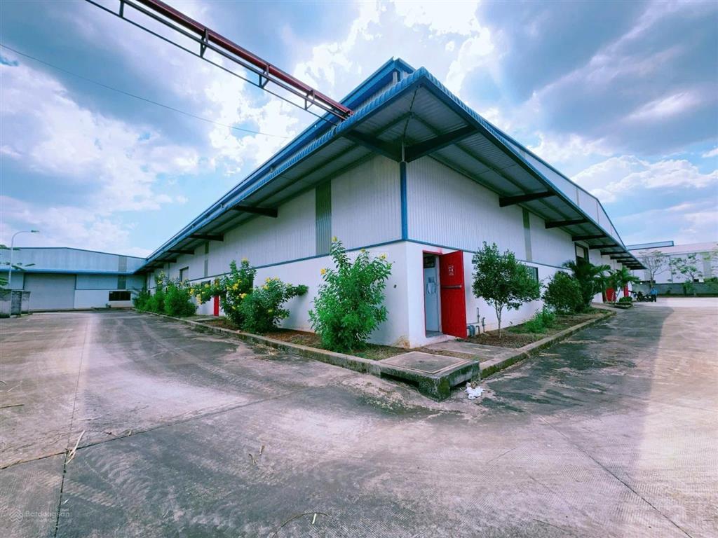 Bán nhà xưởng tổng 8300m2. cụm kcn biên hòa, tp. đồng nai, đang cho thuê thu nhập 260tr/tháng.