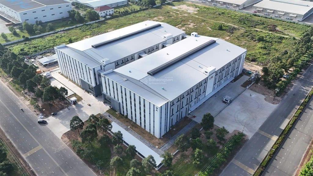 Cho thuê kho xưởng tổng 11.000m2. có cho thuê lẻ. pccc sprinkler tiêu chuẩn quốc tế