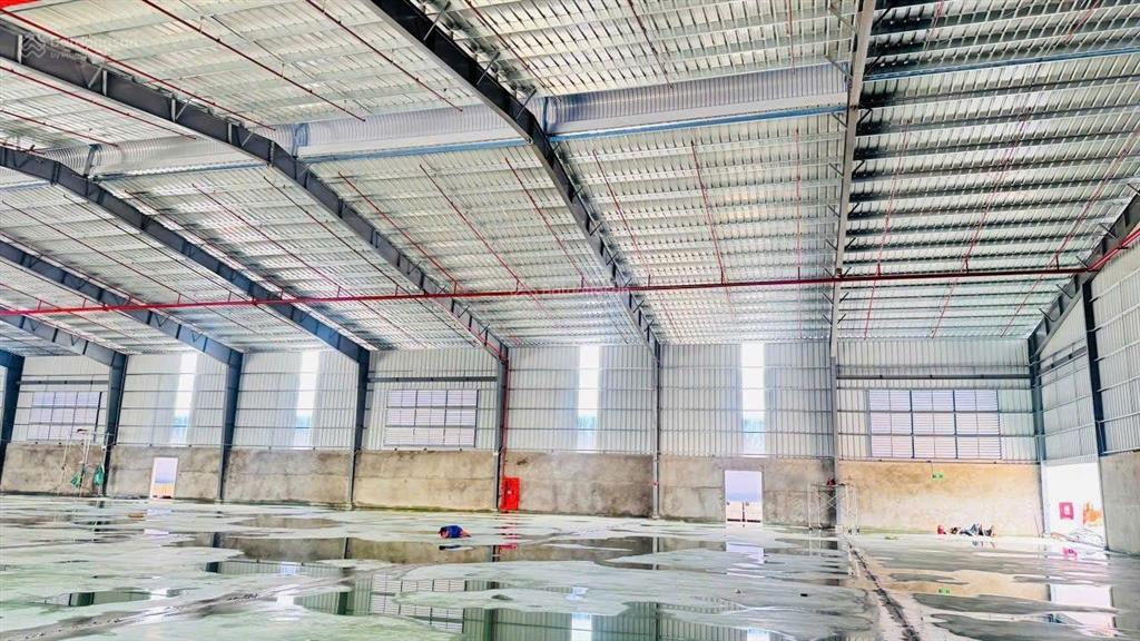 X175
bán nhà xưởng 10.300m2. đang xây dựng, đất skc trong ccn, thời hạn đến 2054. thiện tân.