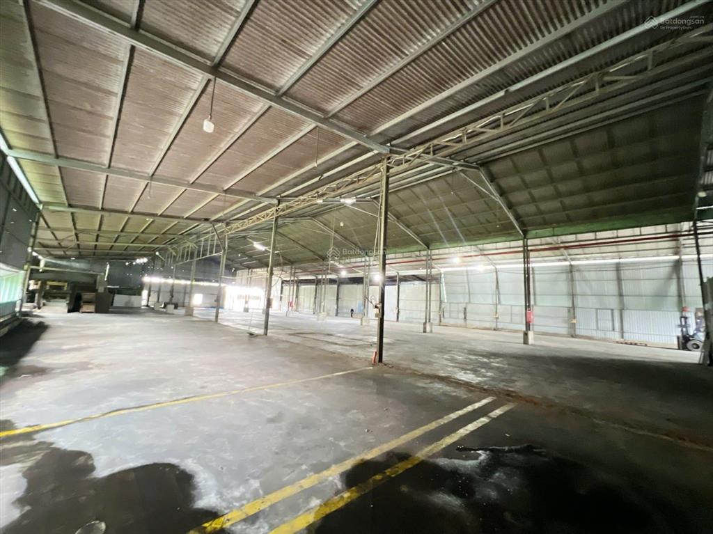 Cho thuê xưởng sx 2800m2 tdt 5200m2. tba 250kva. pháp lý chuẩn. chỉ 150 tr/th. gần ql1a, kcn gđ