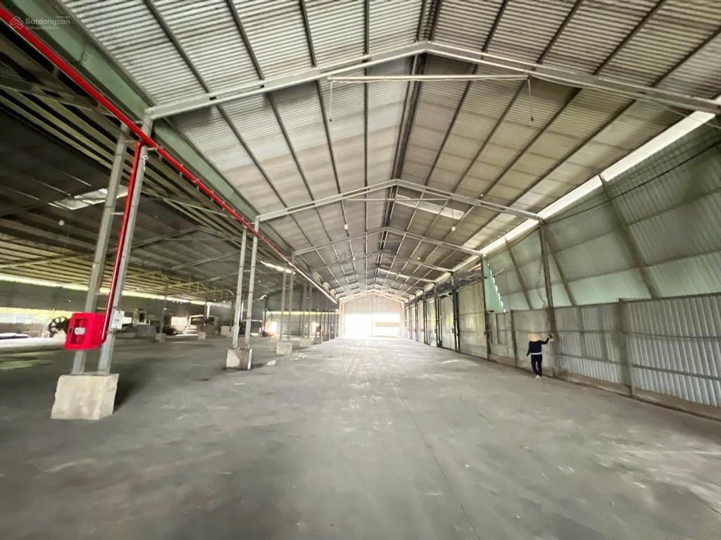 Cho thuê xưởng sx 2800m2 tdt 5200m2. tba 250kva. pháp lý chuẩn. chỉ 150 tr/th. gần ql1a, kcn gđ