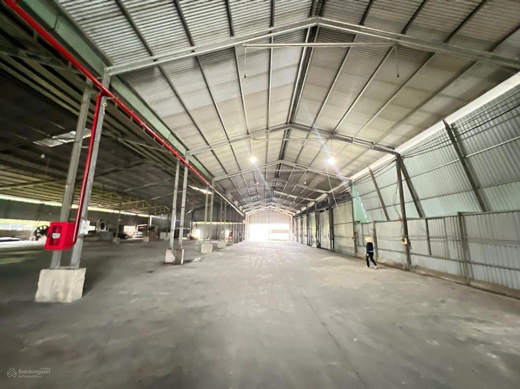 Cho thuê xưởng sx 2800m2 tdt 5200m2. tba 250kva. pháp lý chuẩn. chỉ 150 tr/th. gần ql1a, kcn gđ