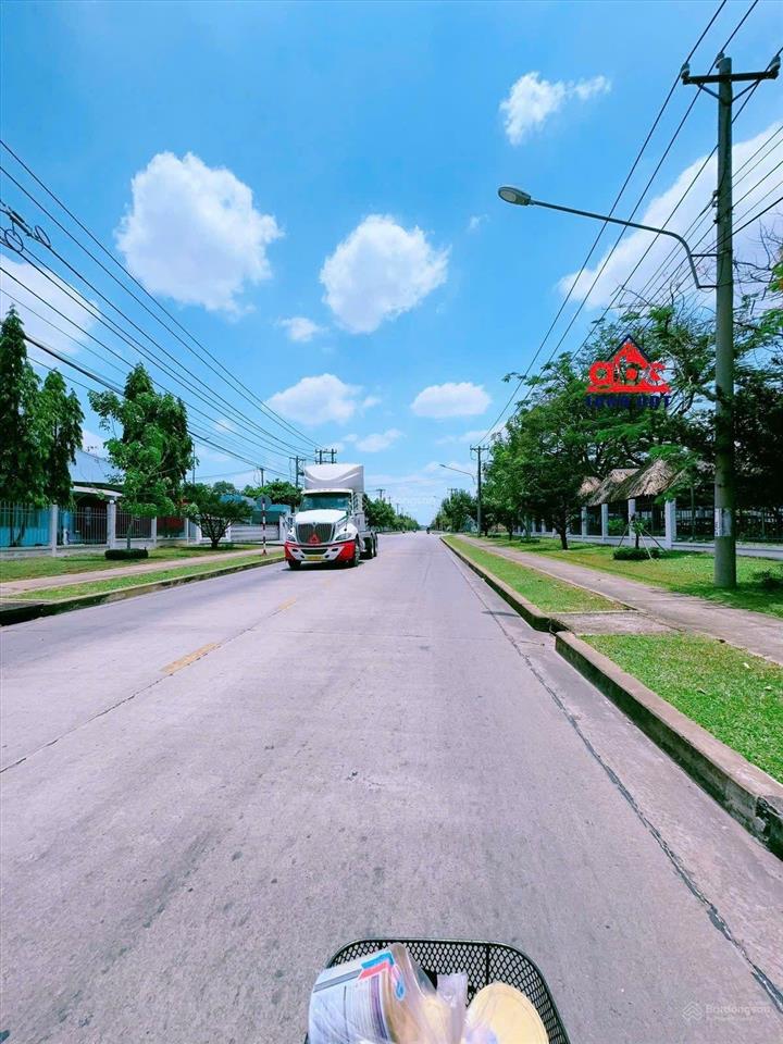 Bán nhà xưởng khuôn viên riêng biệt phù hợp doanh nghiệp chế xuất epe kcn long thành, tp. đồng nai