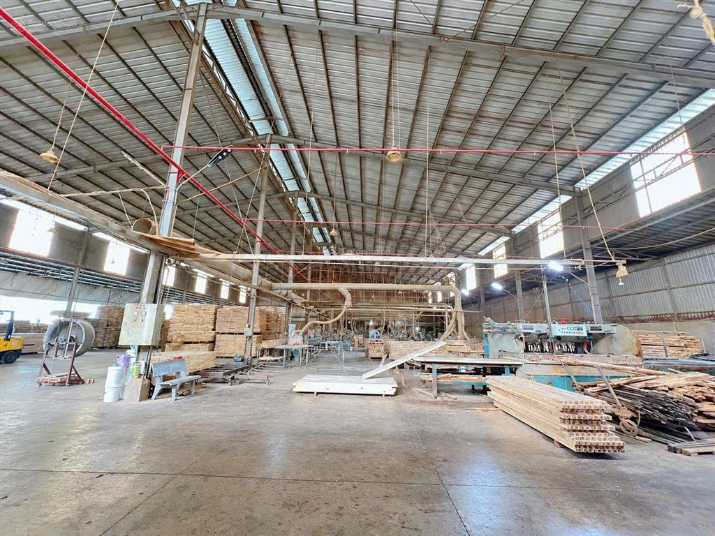 Bán nhà xưởng 3700m2 đất skk. ngành gỗ đang hoạt động. tặng toàn bộ máy móc, thiết bị.