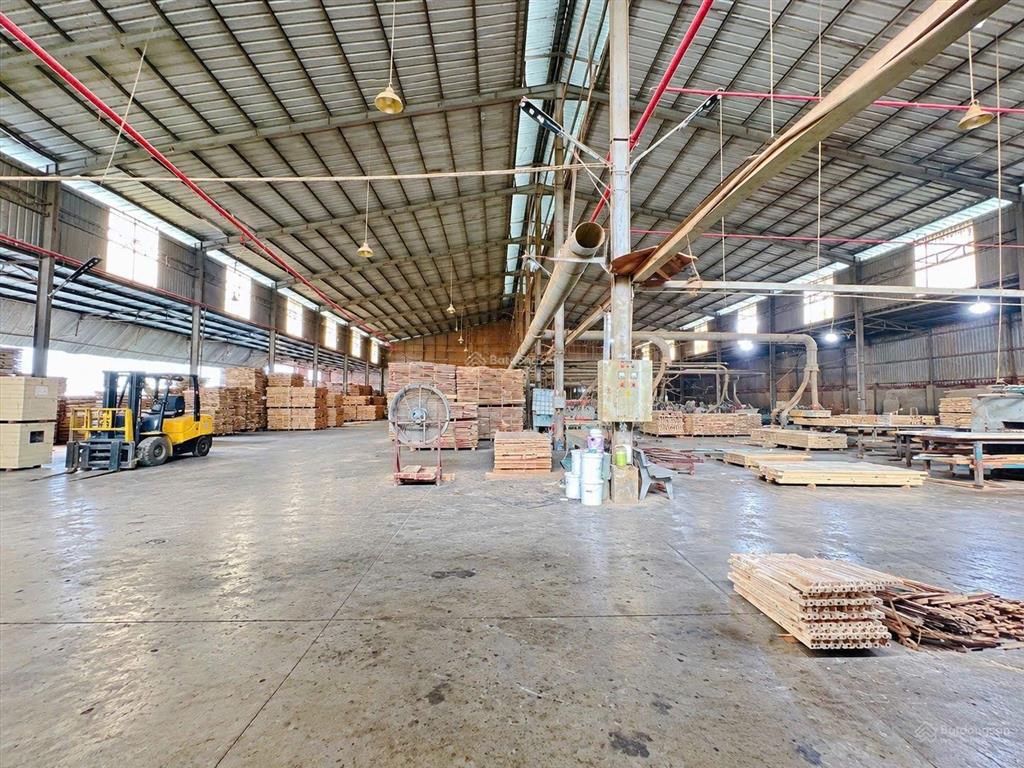 Bán nhà xưởng 3700m2 đất skk. ngành gỗ đang hoạt động. tặng toàn bộ máy móc, thiết bị.