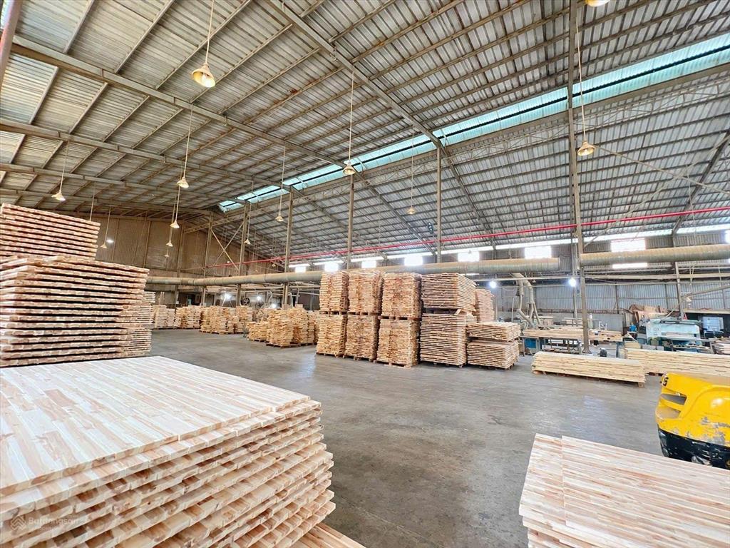Bán nhà xưởng 3700m2 đất skk. ngành gỗ đang hoạt động. tặng toàn bộ máy móc, thiết bị.
