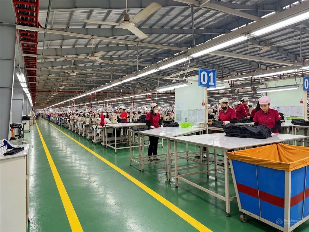 Cho thuê lại toàn bộ công ty may và công nhân có sẵn 10 chuyền may. ngay sân bay long thành. 7600m2