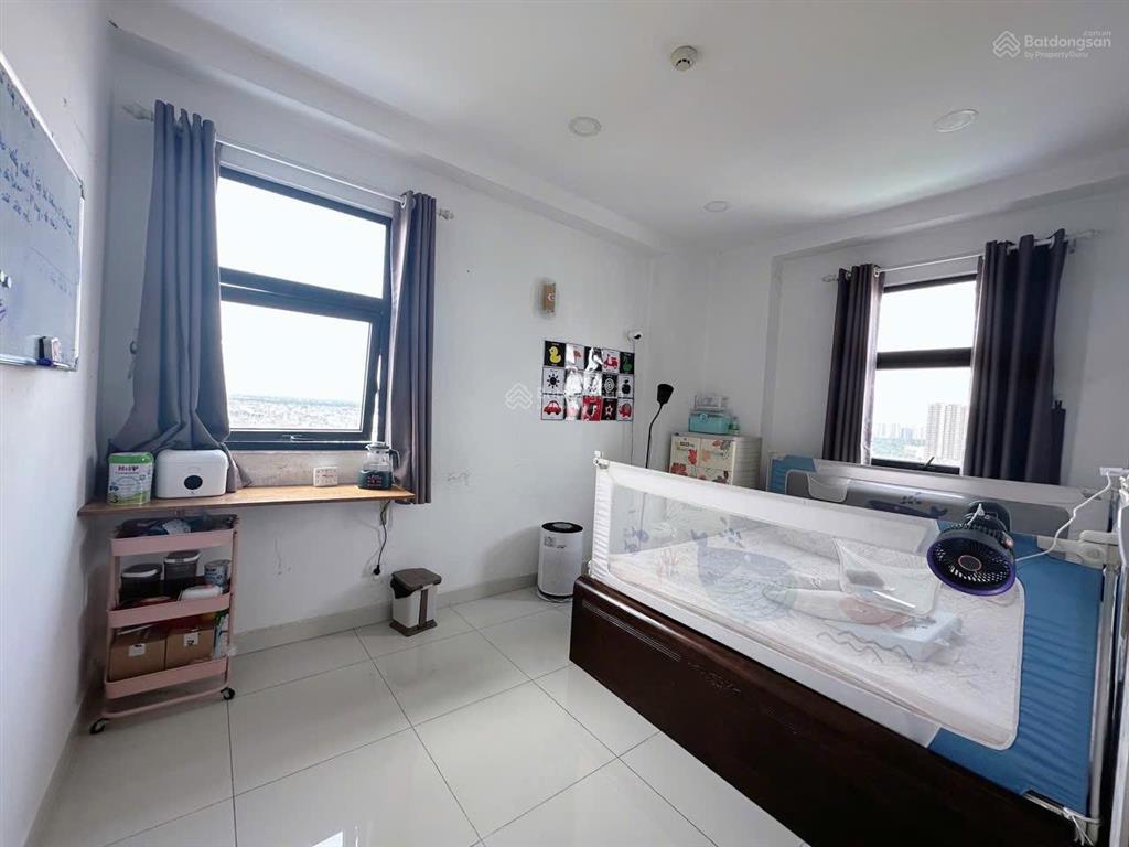 Căn góc 2mt cc hoàng quốc việt  lầu cao  view đẹp  full nội thất vào ở ngay  chỉ 3tỷ