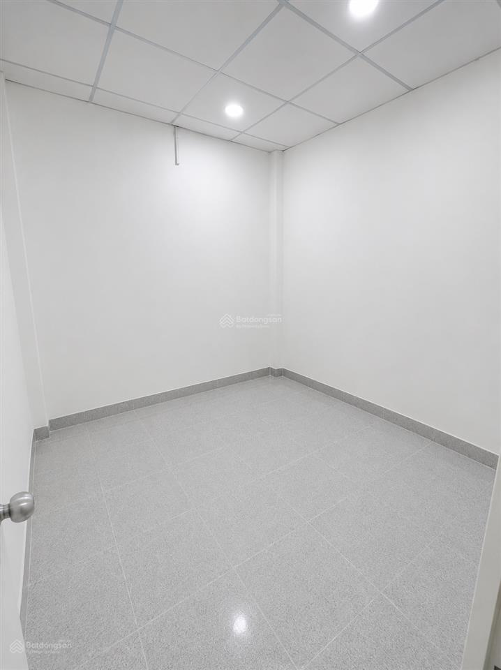 Chỉ 980triệu sở hữu nhà 2 tầng, 3pn, sát hxh, gần làng đại học, lê văn lương, nhà bè