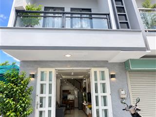 Nhà đẹp 2 tầng, sổ hồng chính chủ, hxh6m, gần làng đại học, lê văn lương  chỉ 1 tỷ