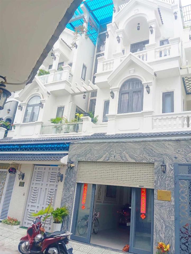 Chủ ngộp bank bán nhà 4 tầng shr, hxh 6m, gần làng đại học và phú mỹ hưng, phước kiển