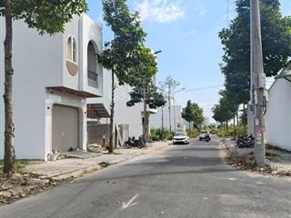 Bán nhà 1 trệt 2 lầu kdc long hòa b  sát aeon mỹ tho  giá 3,5 tỷ