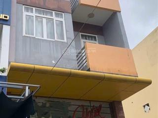 Bán khách sạn 6,5 tầng mt nguyễn tất thành ( có thang máy và giấy pccc đầy đủ )