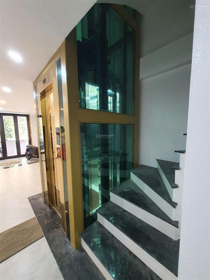 Cho thuê nhà riêng 6pn, 6wc, 32 triệu, 45m2 tại số 8 ngõ 535, lạc long quân, tây hồ, hà nội