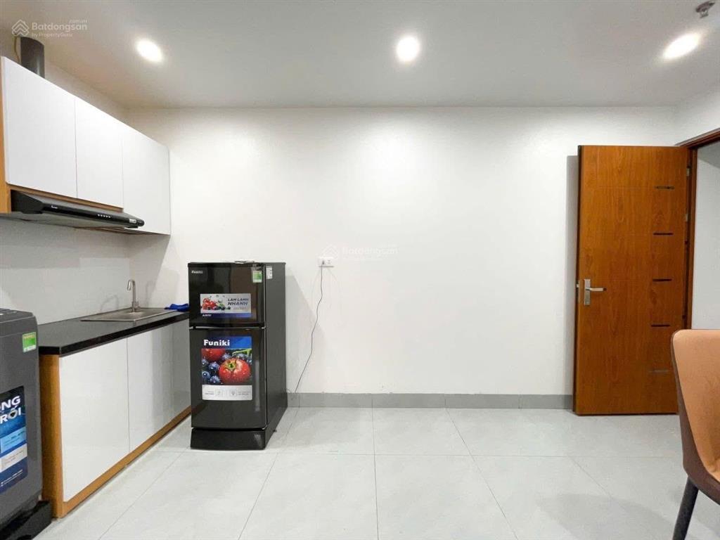 Cho thuê chdv full đồ 02 ngủ 01 khách 03 điều hoà, gần ngay trần duy hưng  trung tâm mễ trì