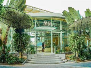 Cho thuê gấp nhà mặt phố nguyễn khánh toàn 264 m2, 30m mặt tiền.