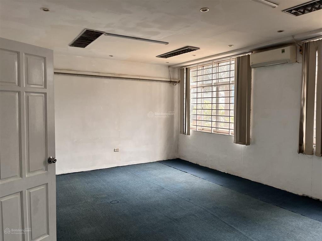 Chính chủ bán chcc n2d dt thực tế sử dụng 210m2 (130m2 nhà ở và 80m2 sân vườn)