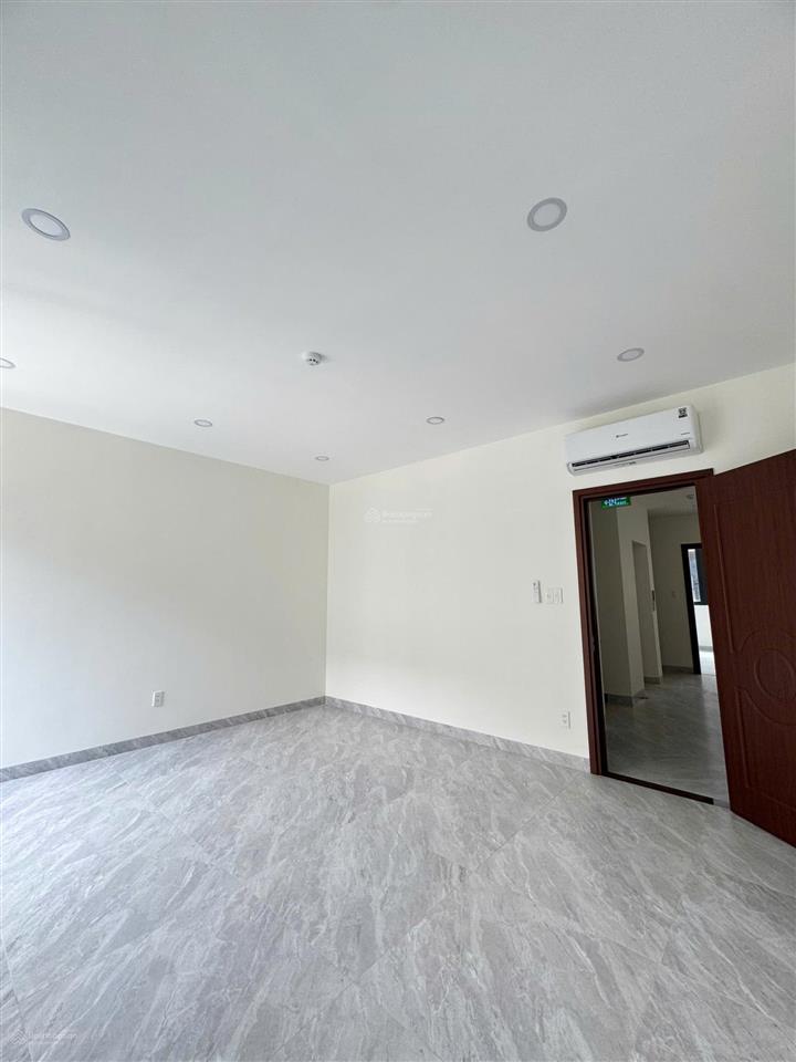 Cho thuê nguyên căn soho  đường chính n3c đối diện wiyo  5 tầng thang máy  45tr/th  global city