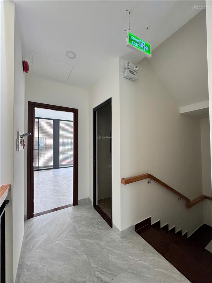 Cho thuê nguyên căn soho  đường chính n3c đối diện wiyo  5 tầng thang máy  45tr/th  global city