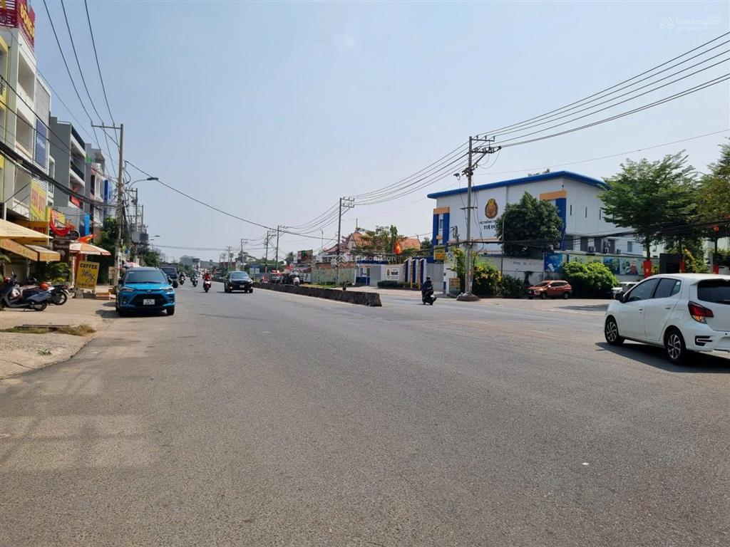 Tòa nhà góc 2mt lương định của  204m2  hầm 5 tầng st  555m2  dòng tiền 2 tỷ/năm  p.an khánh q2