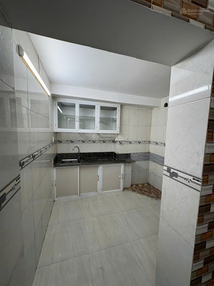 Nhà mặt tiền đường nguyễn công trứ, q. 1