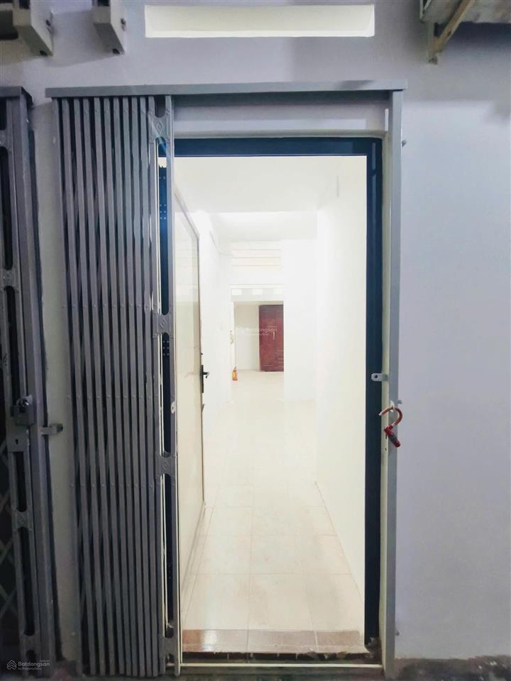 Cho thuê căn hộ chung cư 1pn, 1wc, 30m2, 6 triệu vnd tại bàu cát 6, tân bình, hcm