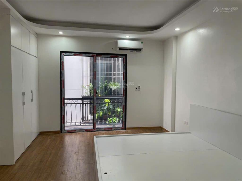 Bán nhà riêng tại hoa thám, 5,3 tỷ, 35 m2, 3pn, 4wc, mặt tiền 5m, pháp lý đầy đủ. ko quy hoạch