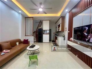 Bán nhà nguyễn hoàng tôn tây hồ, dân xây 5 tầng 35m2, ở và kinh doanh , giá chào 9.1 tỷ