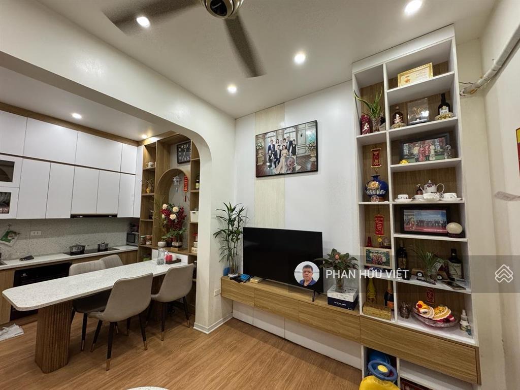 Bán nhà giáp bát kim đồng, nhà đẹp hiện đại, ô tô gần, sổ nở hậu 41m2 mt 6m giá chào 13.8 tỷ.