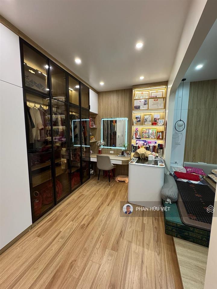 Bán nhà giáp bát kim đồng, nhà đẹp hiện đại, ô tô gần, sổ nở hậu 41m2 mt 6m giá chào 13.8 tỷ.
