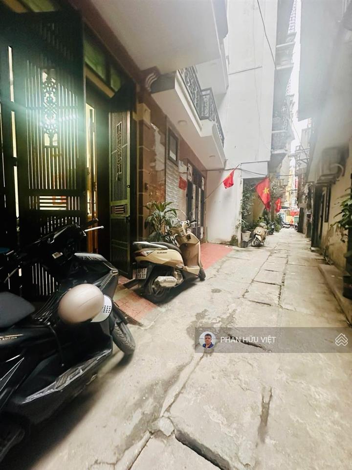 Bán nhà giáp bát giải phóng, ngõ thông gần ô tô, thoáng trước sau, qh ổn định 25m2 giá chào 6.45 tỷ