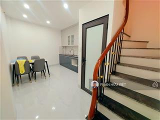 Nhà đẹp giáp bát 40m2 5 tầng 6 pn thang máy full nội thất xịn giá chào 11.5 tỷ