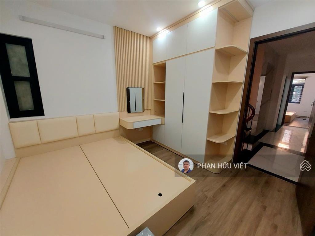 Nhà đẹp giáp bát 40m2 5 tầng 6 pn thang máy full nội thất xịn giá chào 11.5 tỷ