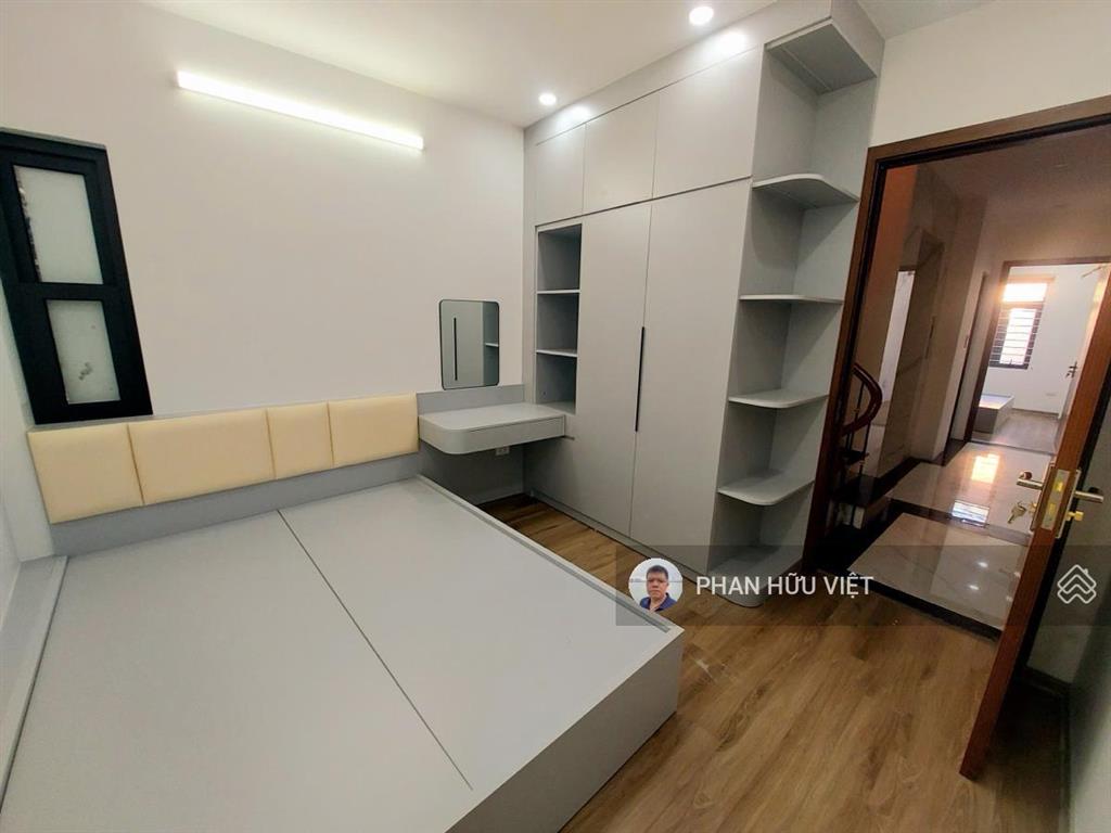 Nhà đẹp giáp bát 40m2 5 tầng 6 pn thang máy full nội thất xịn giá chào 11.5 tỷ