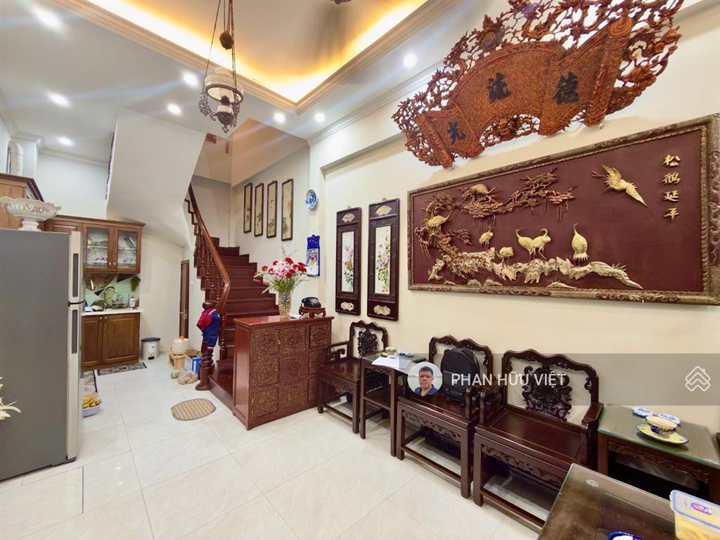 Giáp bát trương định nhà đẹp dân xây gần ô tô chủ mới ở ngay 33m2 5 tầng 9 tỷ có thương lượng