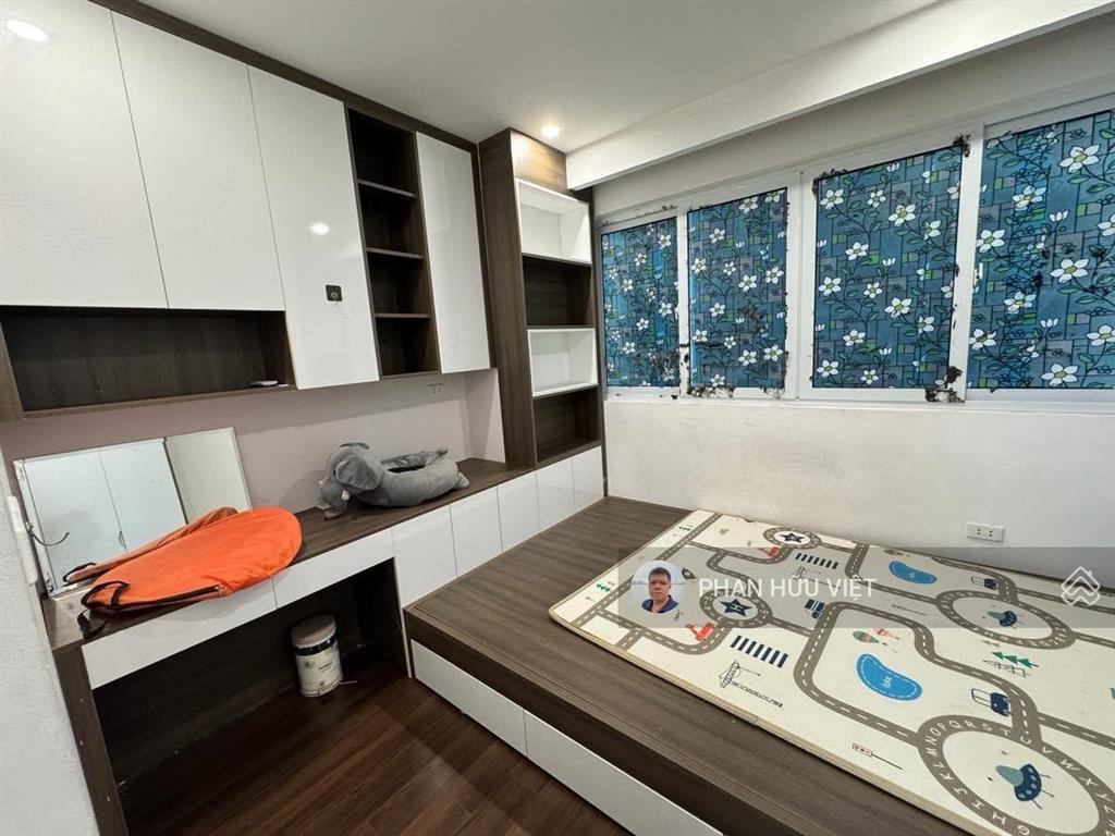 Hơn 6 tỷ nhà phố bạch mai, 2 thoáng, 30m ra ô tô tránh, kd, sổ riêng, 5 tầng 3 ngủ full nội thất